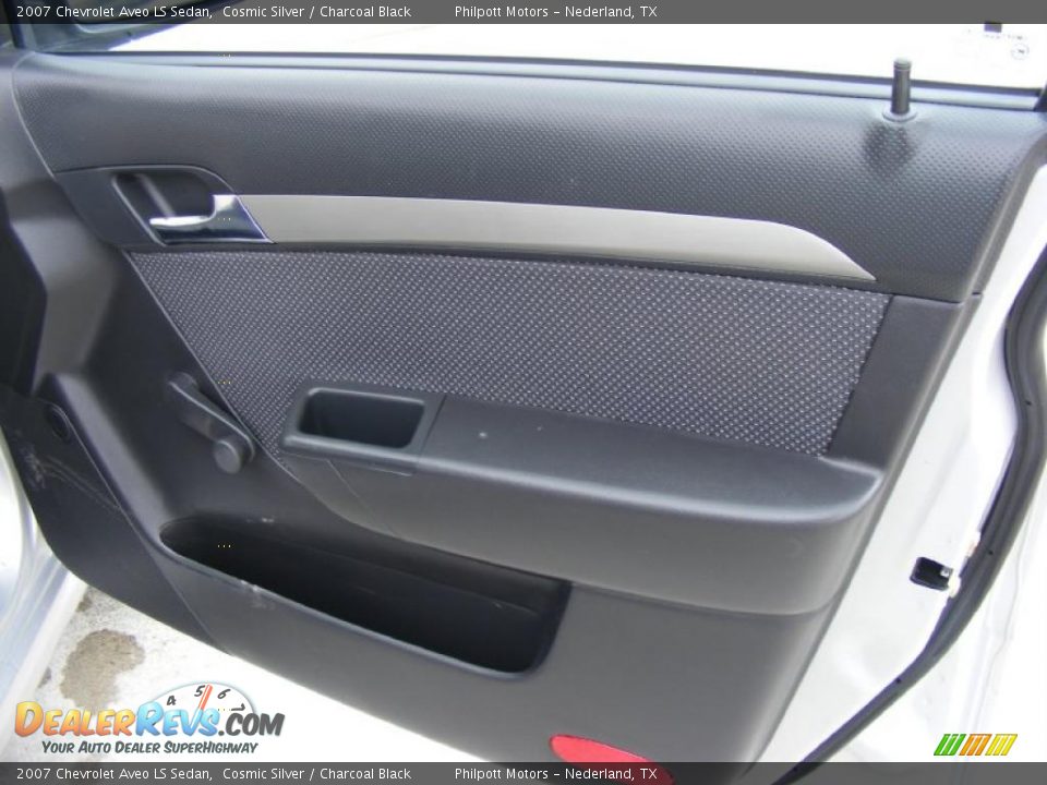 2007 Chevrolet Aveo LS Sedan Cosmic Silver / Charcoal Black Photo #23