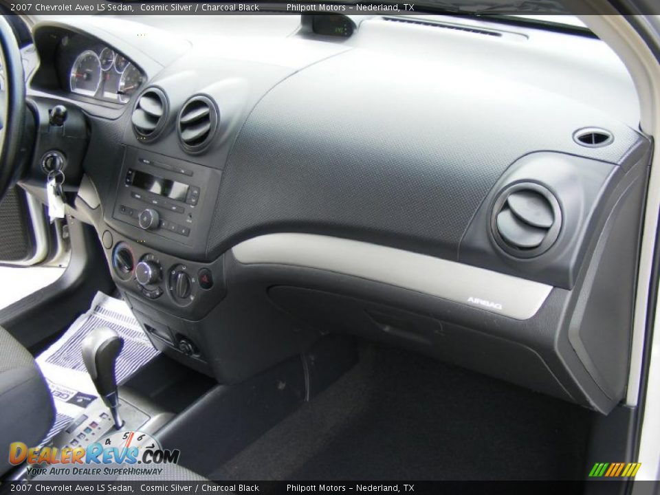 2007 Chevrolet Aveo LS Sedan Cosmic Silver / Charcoal Black Photo #24