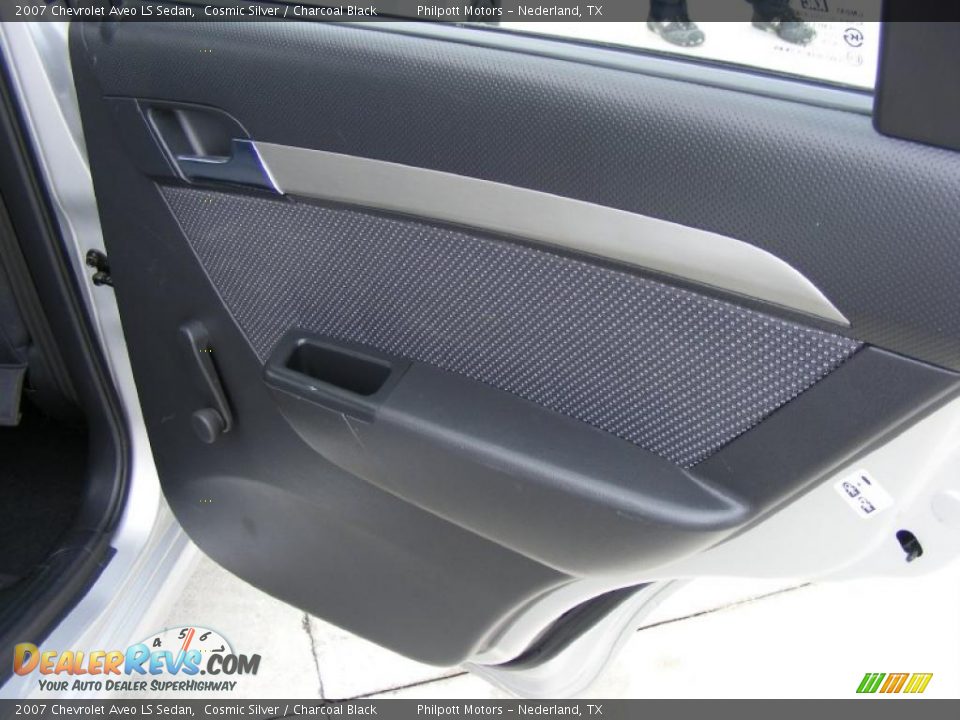 2007 Chevrolet Aveo LS Sedan Cosmic Silver / Charcoal Black Photo #26