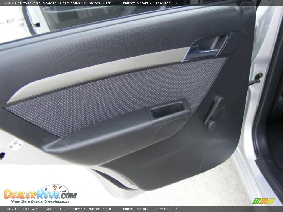 2007 Chevrolet Aveo LS Sedan Cosmic Silver / Charcoal Black Photo #29