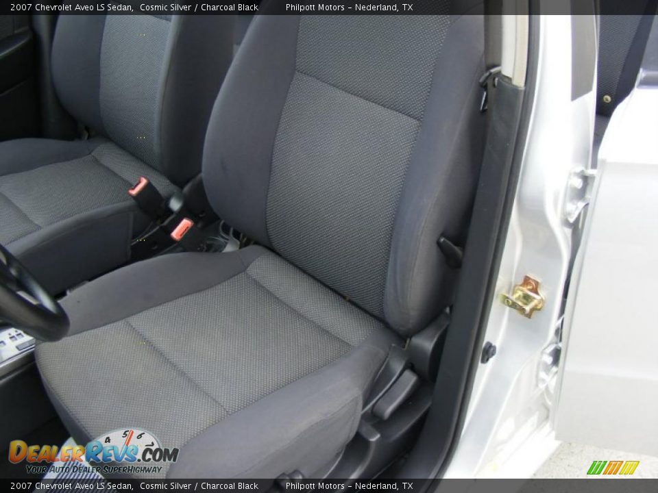 2007 Chevrolet Aveo LS Sedan Cosmic Silver / Charcoal Black Photo #32