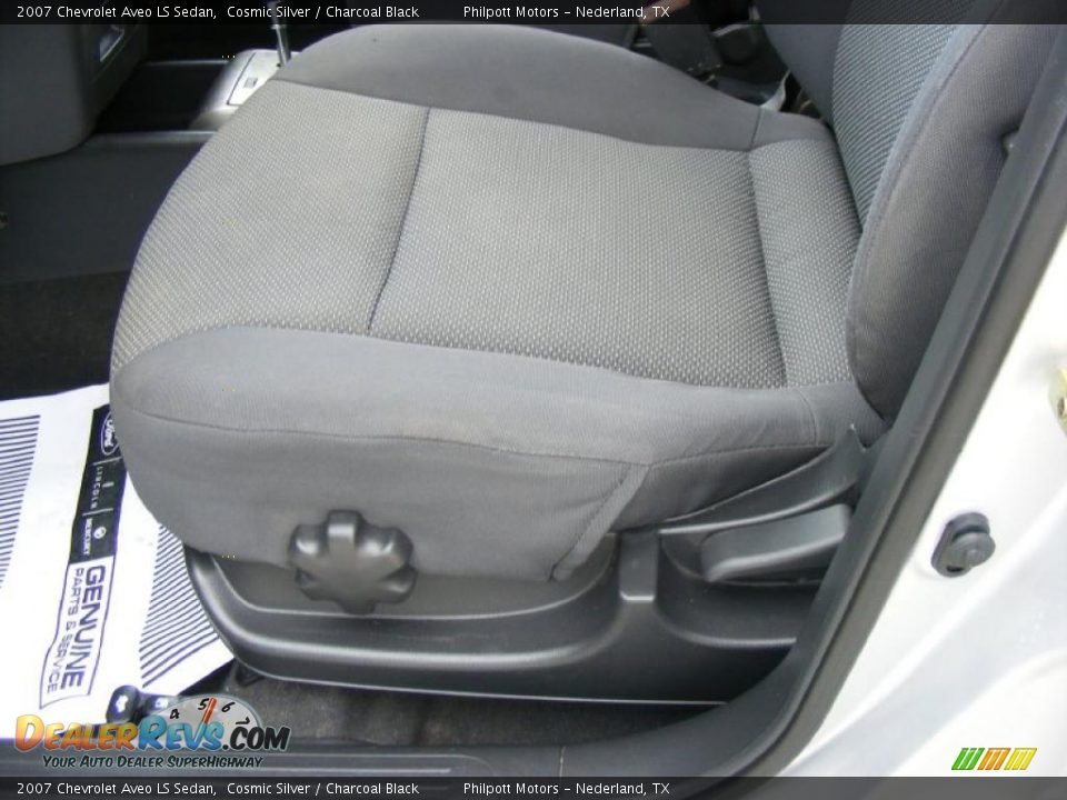 2007 Chevrolet Aveo LS Sedan Cosmic Silver / Charcoal Black Photo #33