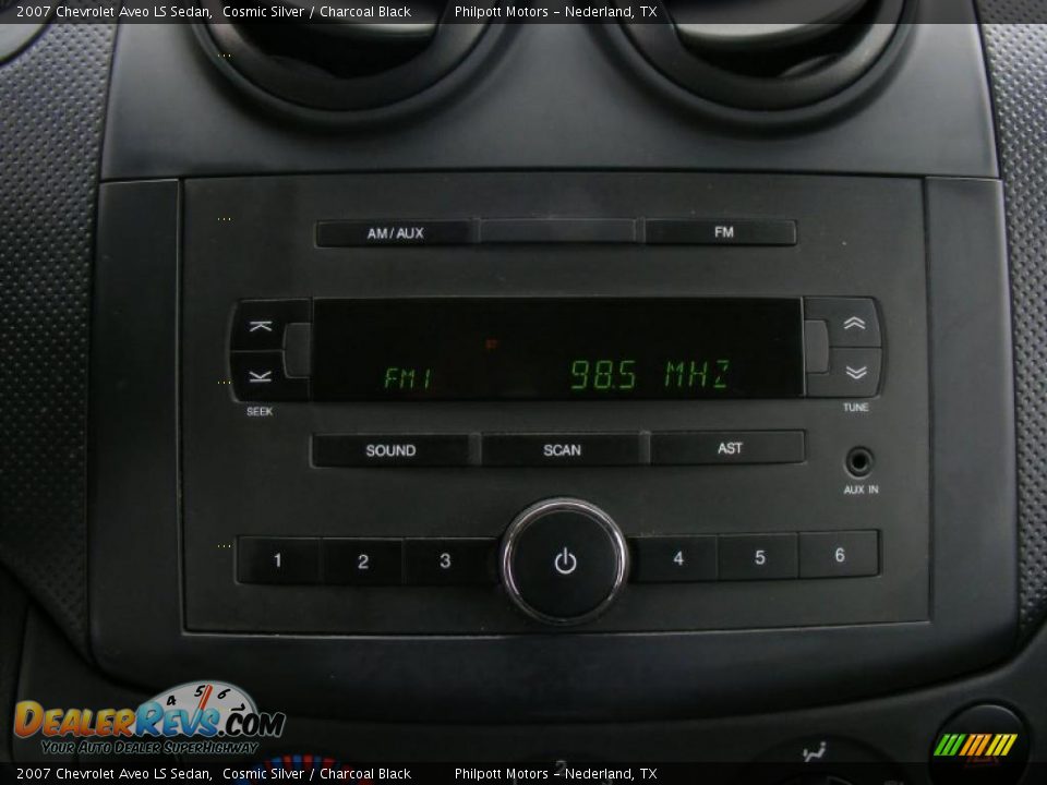 2007 Chevrolet Aveo LS Sedan Cosmic Silver / Charcoal Black Photo #36