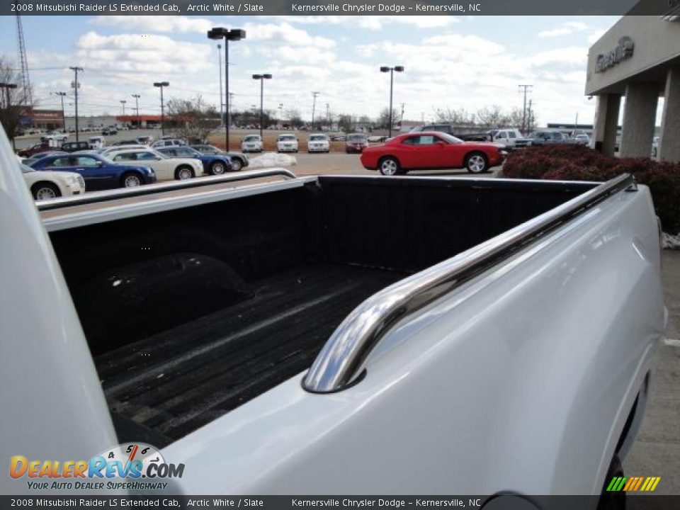 2008 Mitsubishi Raider LS Extended Cab Arctic White / Slate Photo #10