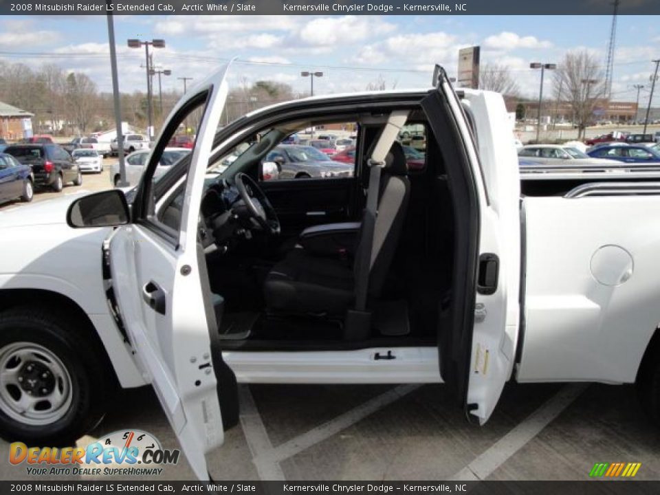 2008 Mitsubishi Raider LS Extended Cab Arctic White / Slate Photo #13
