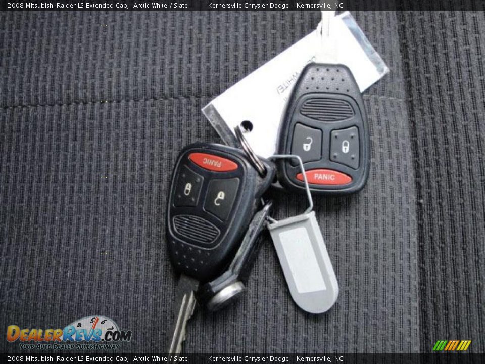 2008 Mitsubishi Raider LS Extended Cab Arctic White / Slate Photo #28