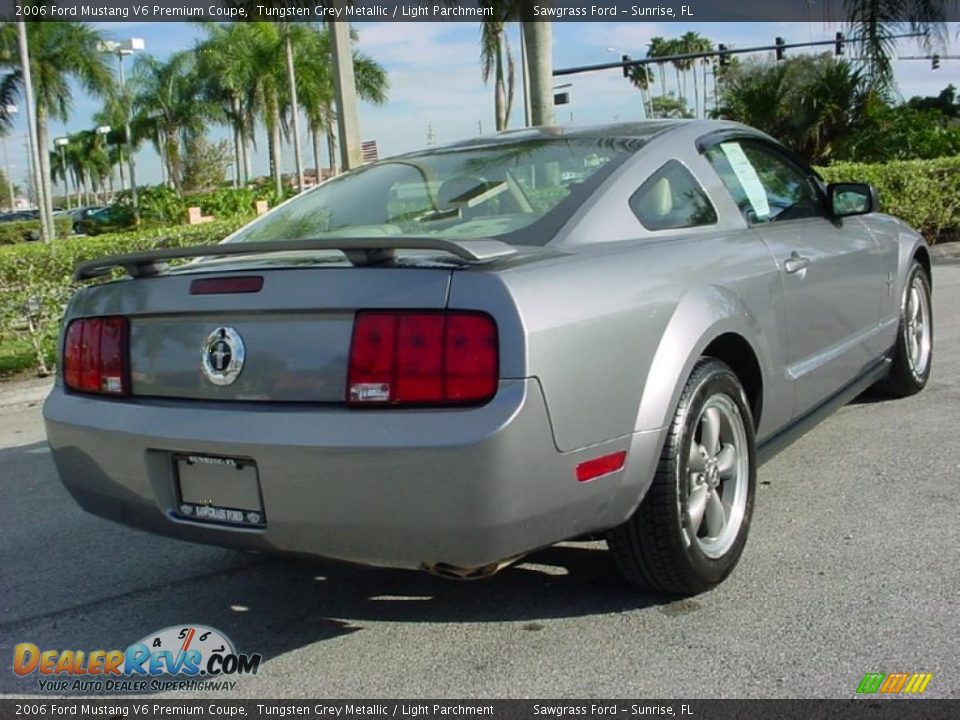 2006 Ford Mustang V6 Premium Coupe Tungsten Grey Metallic / Light Parchment Photo #3