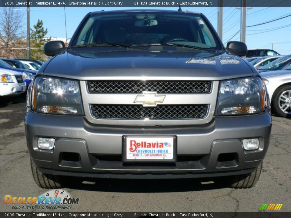 2006 Chevrolet TrailBlazer LS 4x4 Graystone Metallic / Light Gray Photo #2