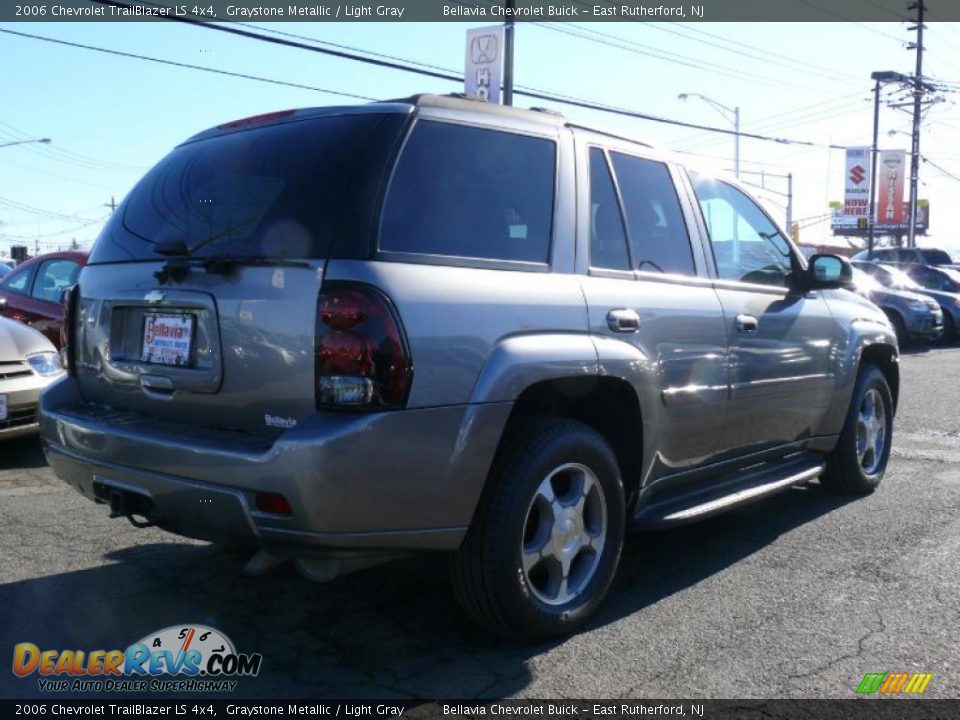 2006 Chevrolet TrailBlazer LS 4x4 Graystone Metallic / Light Gray Photo #4