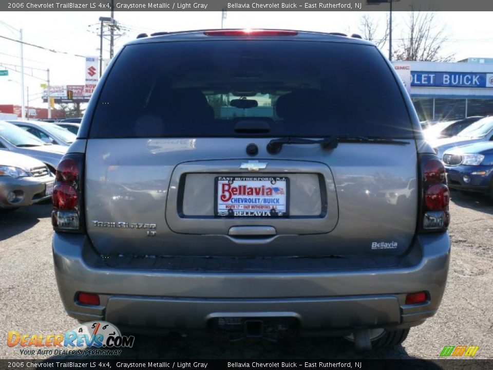 2006 Chevrolet TrailBlazer LS 4x4 Graystone Metallic / Light Gray Photo #5