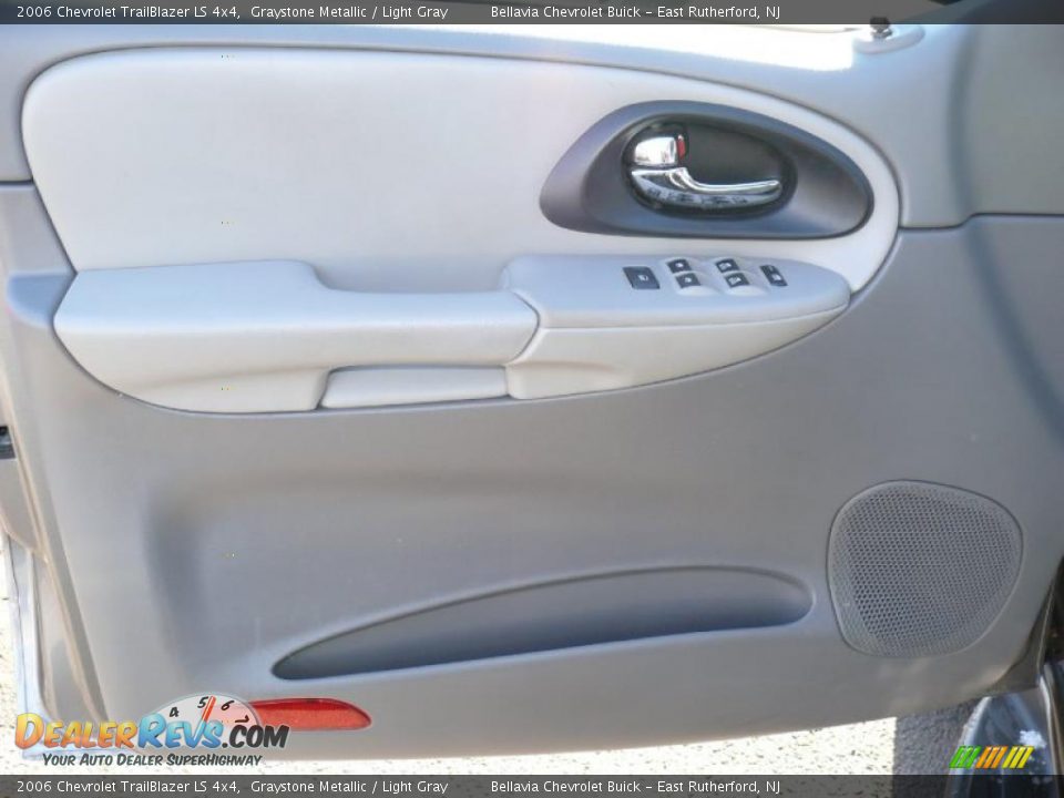 2006 Chevrolet TrailBlazer LS 4x4 Graystone Metallic / Light Gray Photo #6
