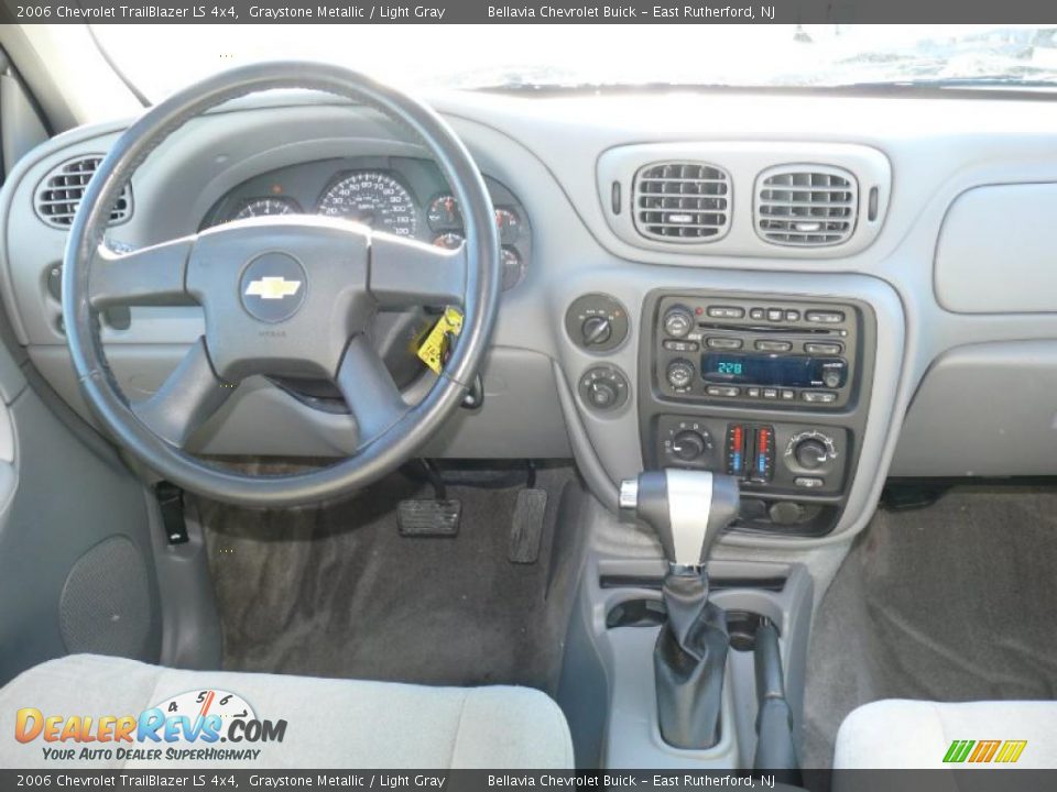 2006 Chevrolet TrailBlazer LS 4x4 Graystone Metallic / Light Gray Photo #9
