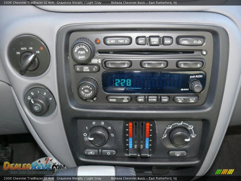 2006 Chevrolet TrailBlazer LS 4x4 Graystone Metallic / Light Gray Photo #10