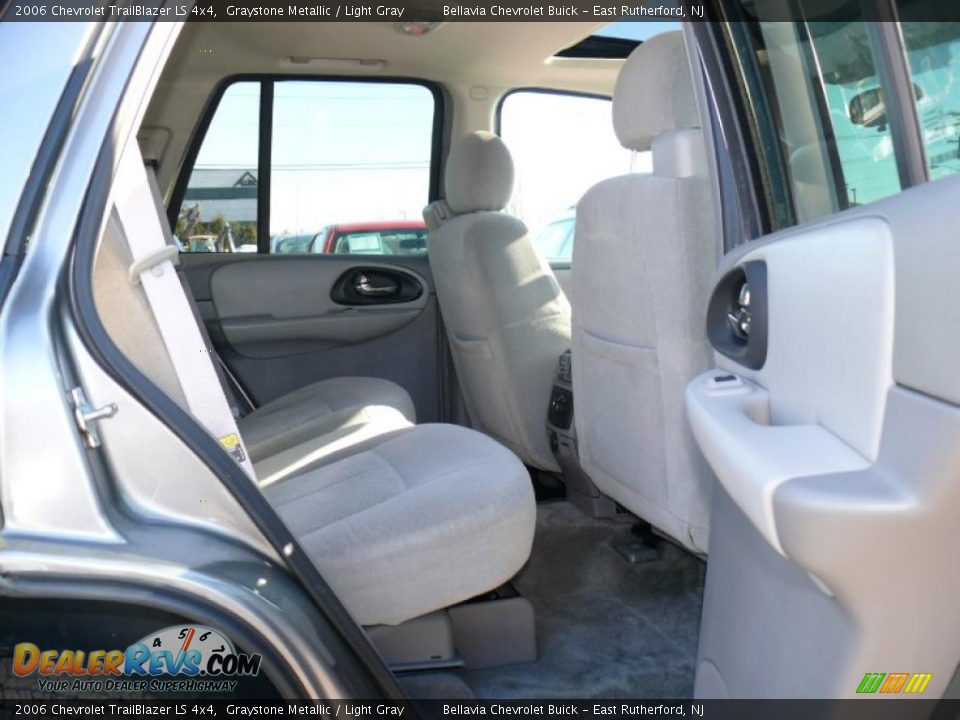 2006 Chevrolet TrailBlazer LS 4x4 Graystone Metallic / Light Gray Photo #12