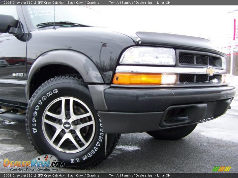 2003 Chevrolet S10 LS ZR5 Crew Cab 4x4 Black Onyx / Graphite Photo #2