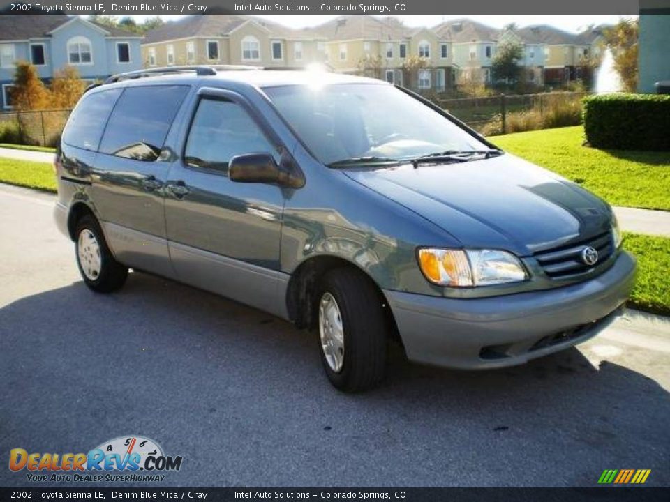 2002 Toyota Sienna LE Denim Blue Mica / Gray Photo #4