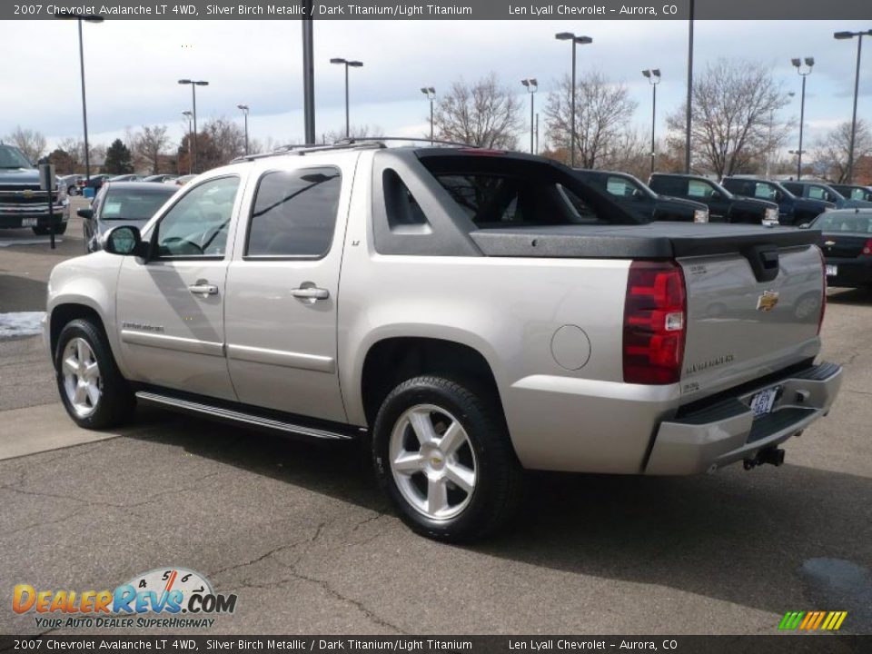 2007 Chevrolet Avalanche LT 4WD Silver Birch Metallic / Dark Titanium/Light Titanium Photo #4
