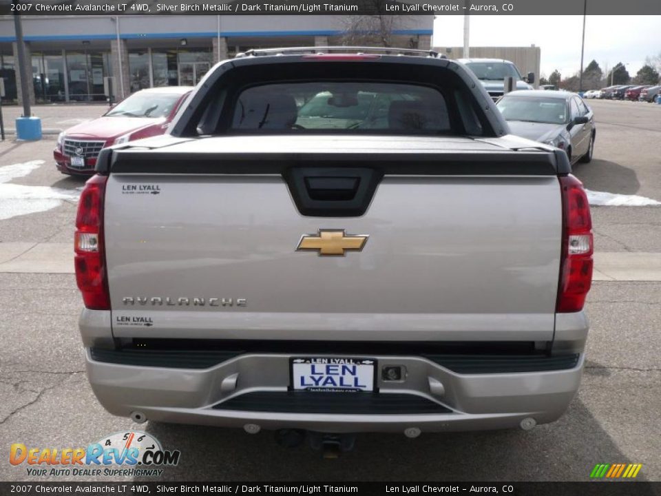 2007 Chevrolet Avalanche LT 4WD Silver Birch Metallic / Dark Titanium/Light Titanium Photo #5