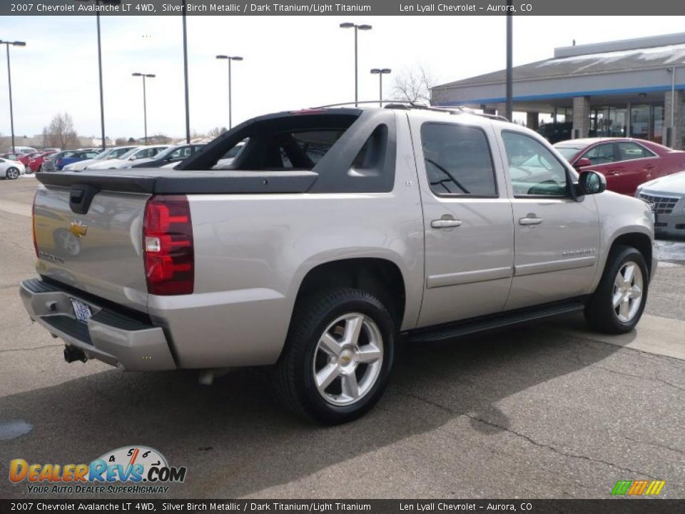 2007 Chevrolet Avalanche LT 4WD Silver Birch Metallic / Dark Titanium/Light Titanium Photo #6