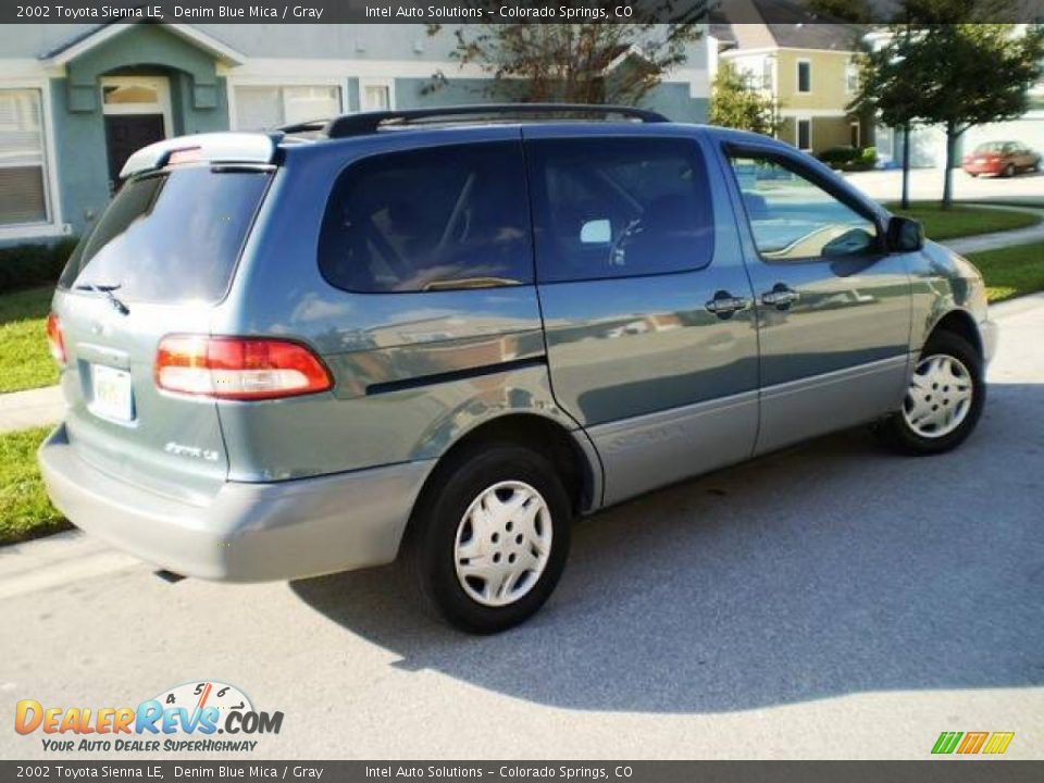 2002 Toyota Sienna LE Denim Blue Mica / Gray Photo #9