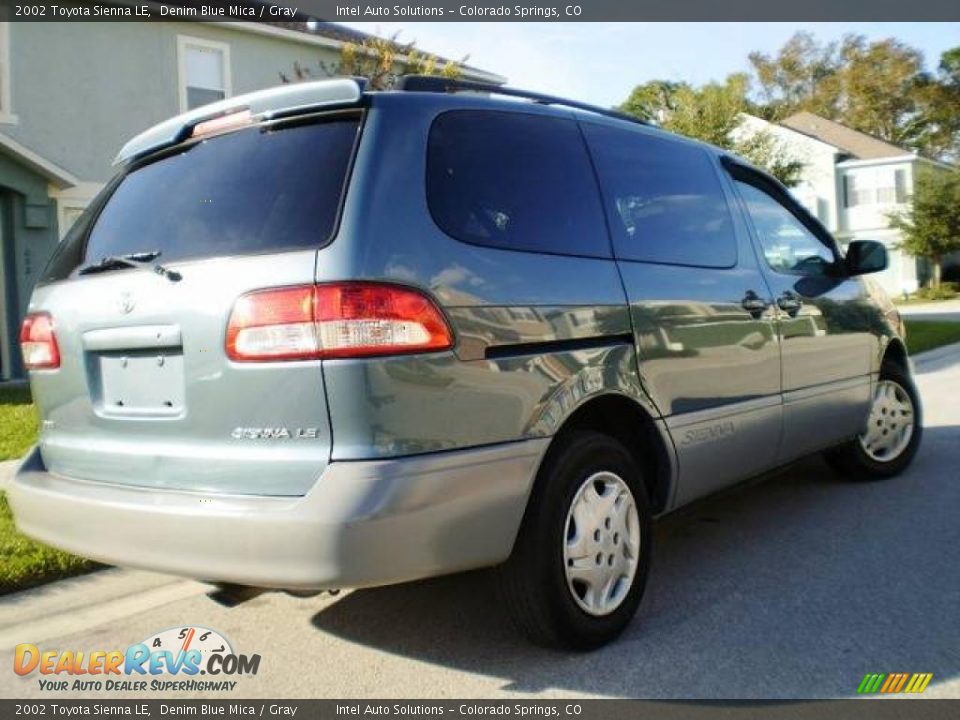 2002 Toyota Sienna LE Denim Blue Mica / Gray Photo #10