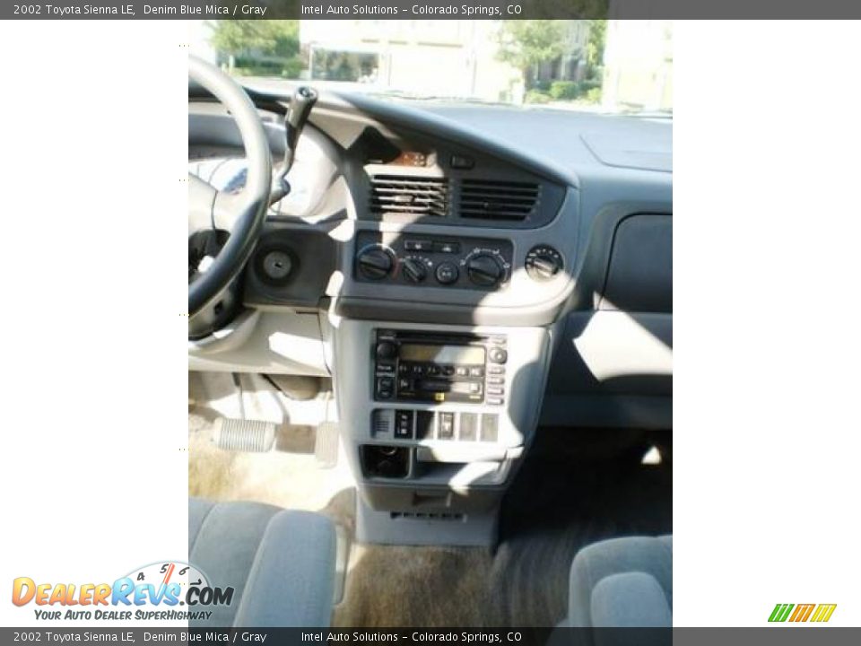 2002 Toyota Sienna LE Denim Blue Mica / Gray Photo #12