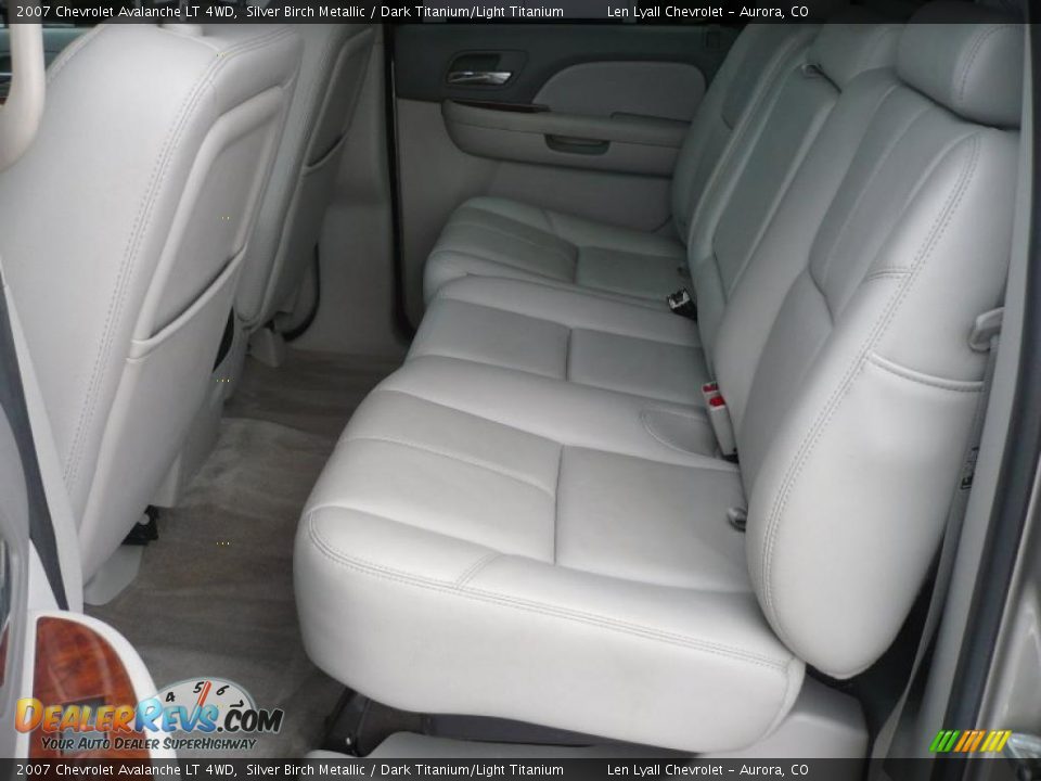 2007 Chevrolet Avalanche LT 4WD Silver Birch Metallic / Dark Titanium/Light Titanium Photo #11