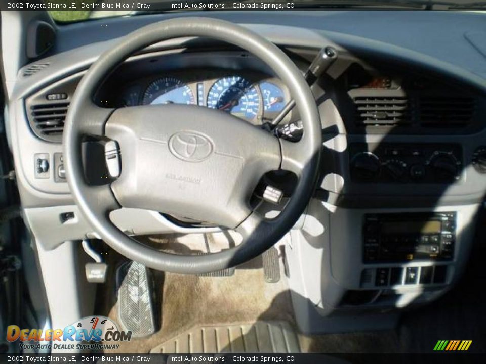 2002 Toyota Sienna LE Denim Blue Mica / Gray Photo #17