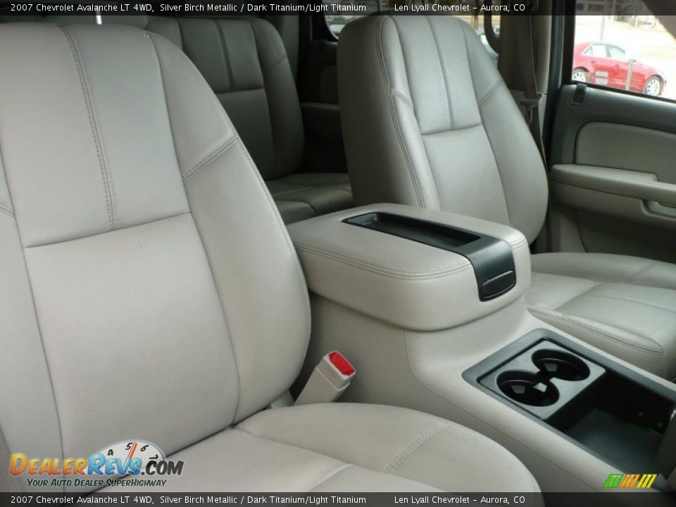 2007 Chevrolet Avalanche LT 4WD Silver Birch Metallic / Dark Titanium/Light Titanium Photo #16