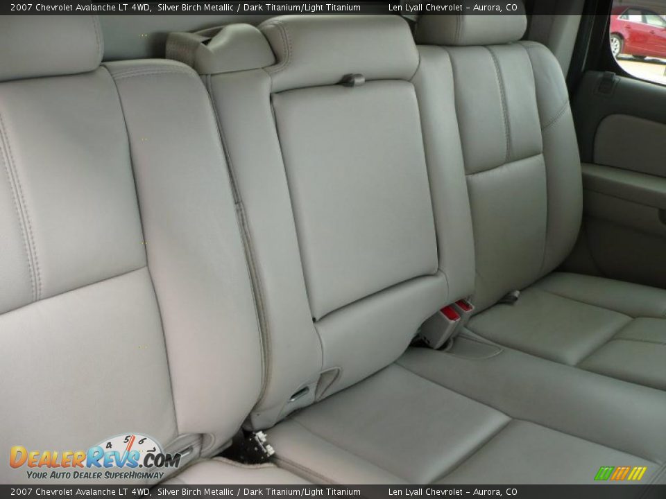 2007 Chevrolet Avalanche LT 4WD Silver Birch Metallic / Dark Titanium/Light Titanium Photo #17