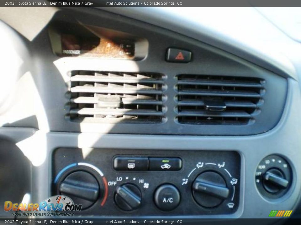 2002 Toyota Sienna LE Denim Blue Mica / Gray Photo #20