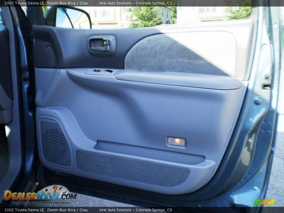 2002 Toyota Sienna LE Denim Blue Mica / Gray Photo #21