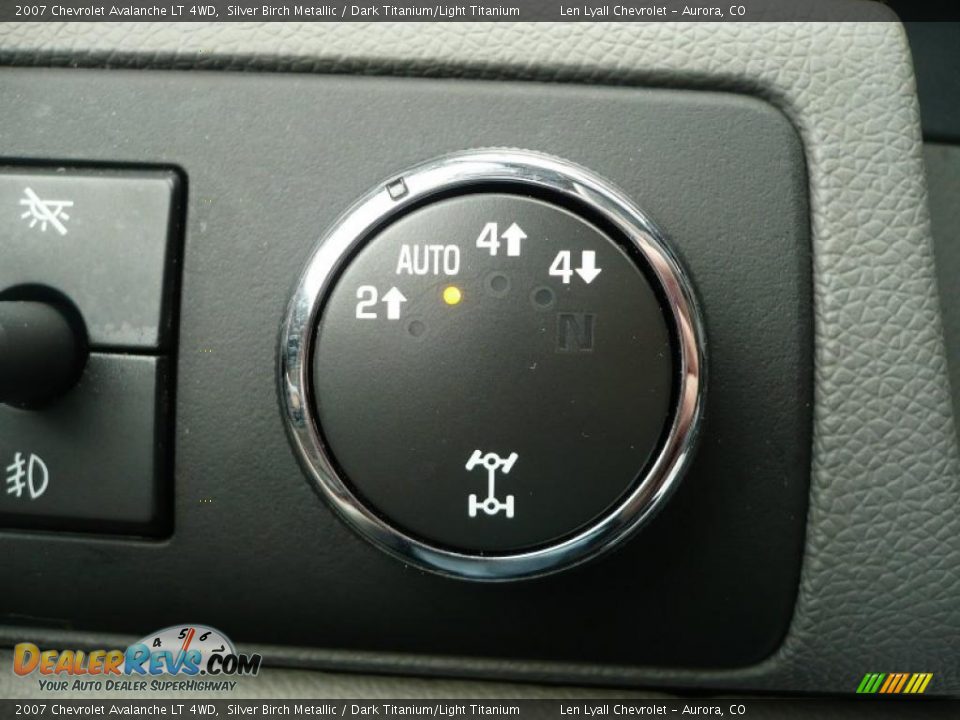 2007 Chevrolet Avalanche LT 4WD Silver Birch Metallic / Dark Titanium/Light Titanium Photo #27