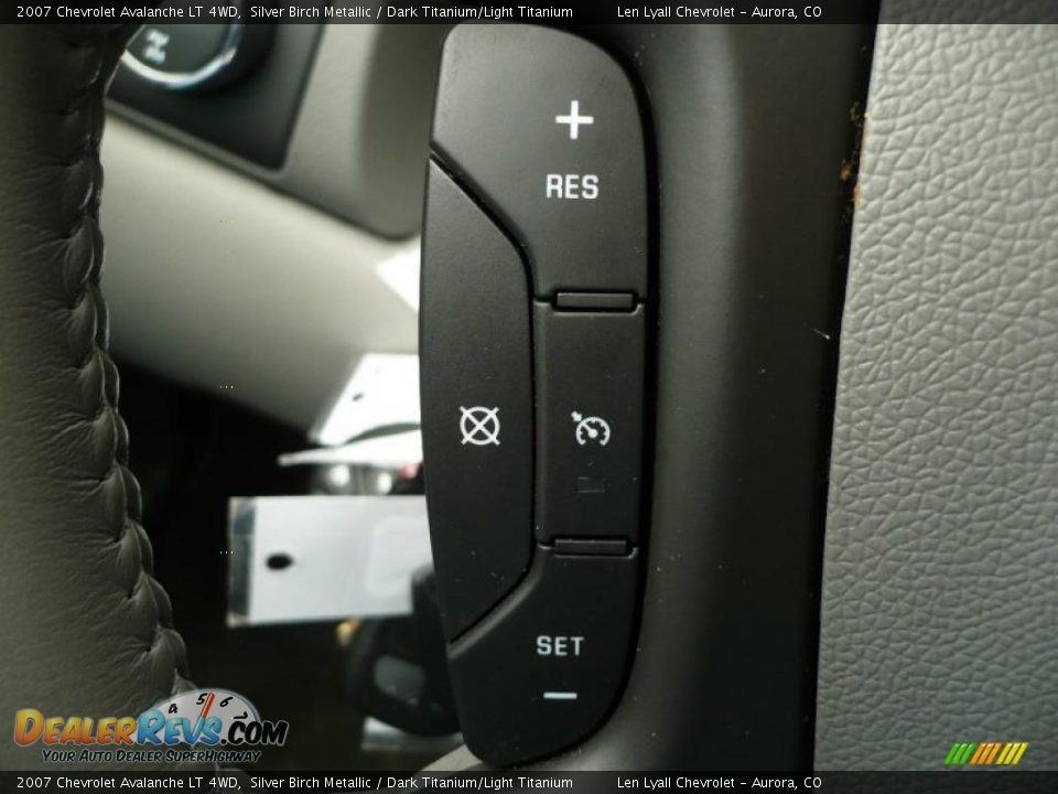 2007 Chevrolet Avalanche LT 4WD Silver Birch Metallic / Dark Titanium/Light Titanium Photo #28