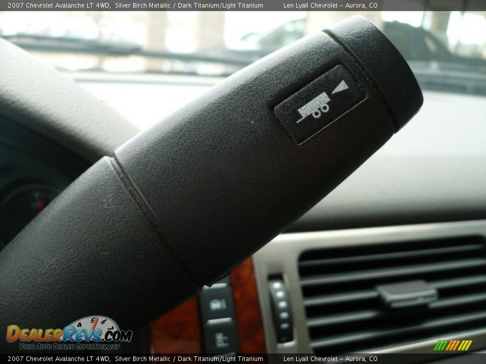 2007 Chevrolet Avalanche LT 4WD Silver Birch Metallic / Dark Titanium/Light Titanium Photo #30