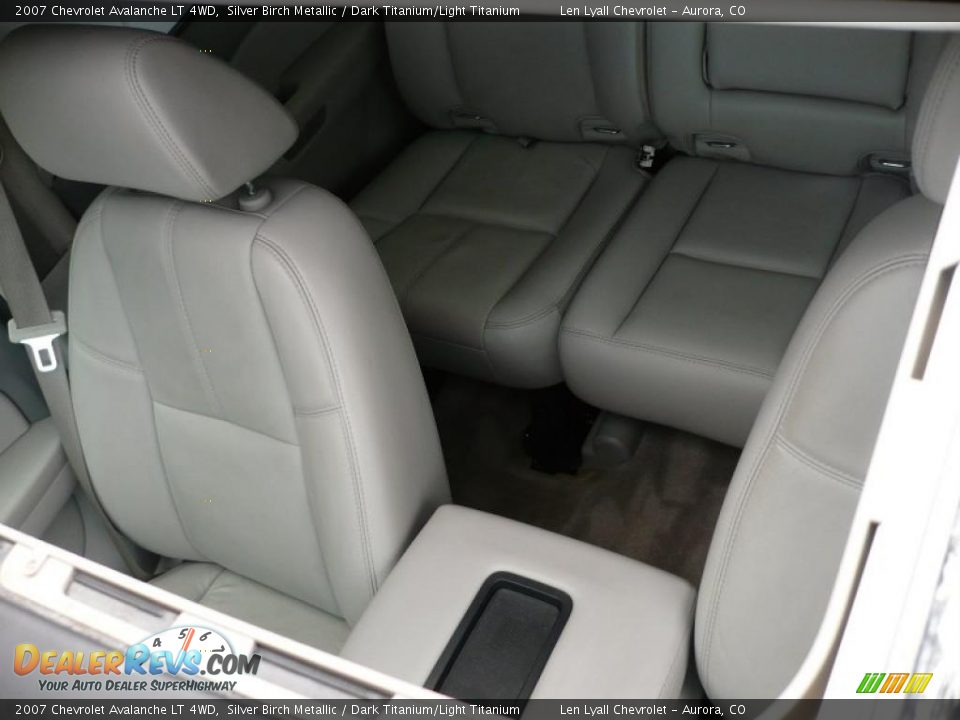 2007 Chevrolet Avalanche LT 4WD Silver Birch Metallic / Dark Titanium/Light Titanium Photo #36