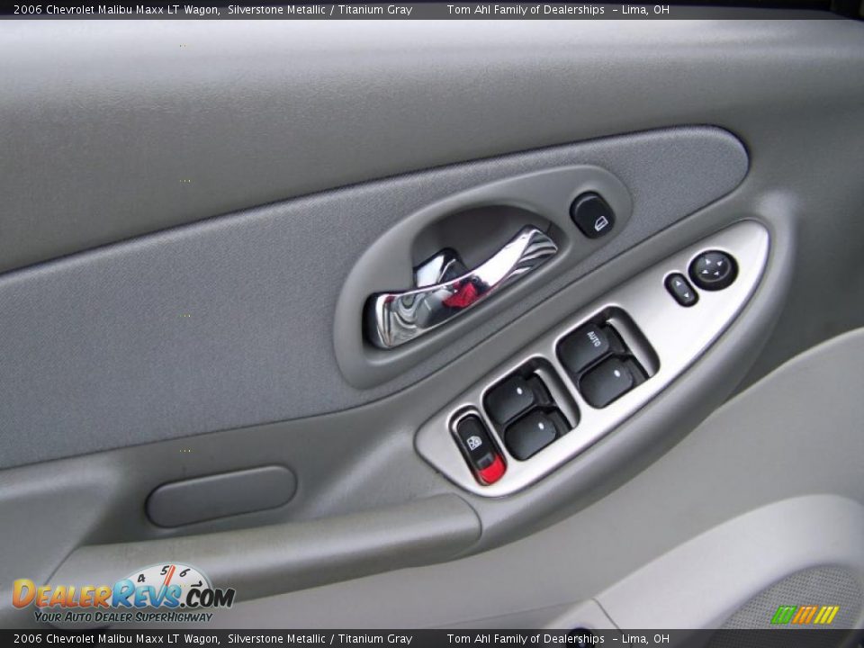 2006 Chevrolet Malibu Maxx LT Wagon Silverstone Metallic / Titanium Gray Photo #11