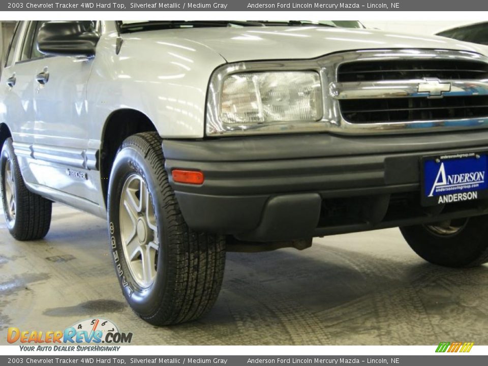 2003 Chevrolet Tracker 4WD Hard Top Silverleaf Metallic / Medium Gray Photo #3