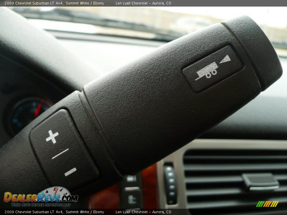 2009 Chevrolet Suburban LT 4x4 Summit White / Ebony Photo #29