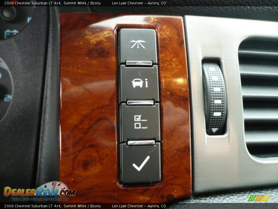 2009 Chevrolet Suburban LT 4x4 Summit White / Ebony Photo #30
