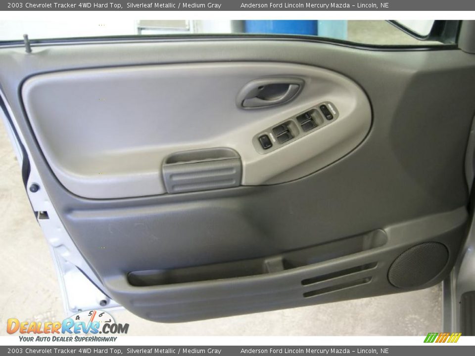 2003 Chevrolet Tracker 4WD Hard Top Silverleaf Metallic / Medium Gray Photo #12