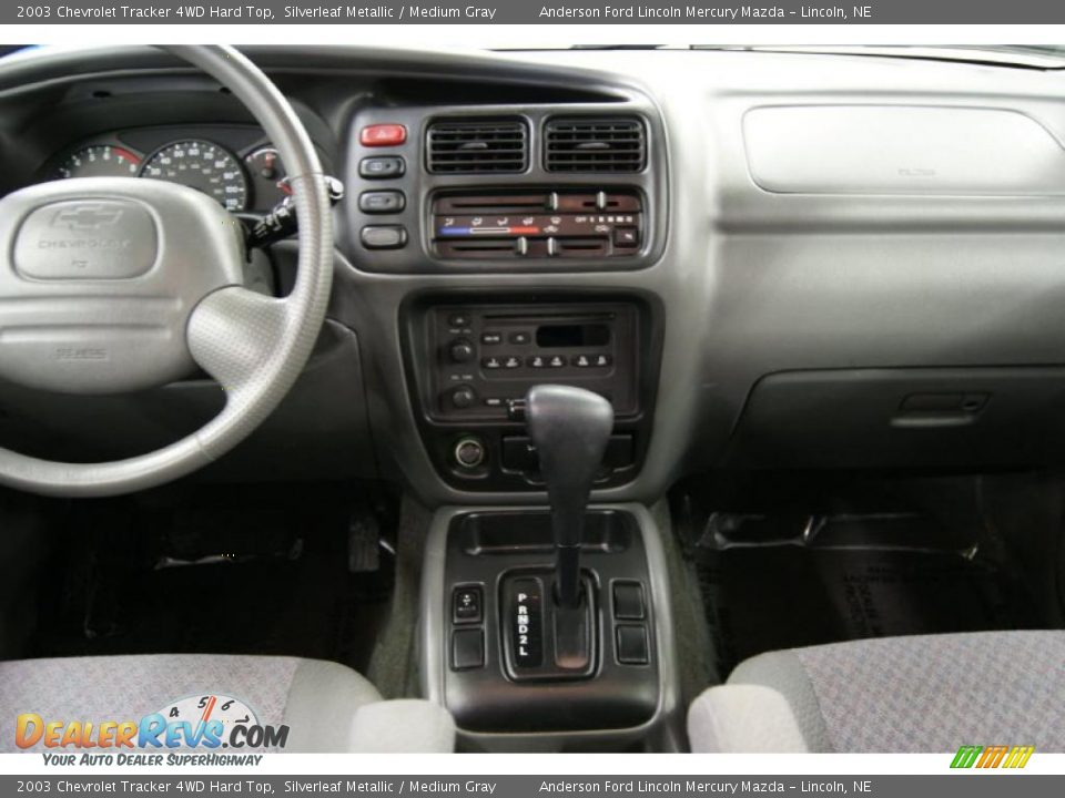 2003 Chevrolet Tracker 4WD Hard Top Silverleaf Metallic / Medium Gray Photo #22