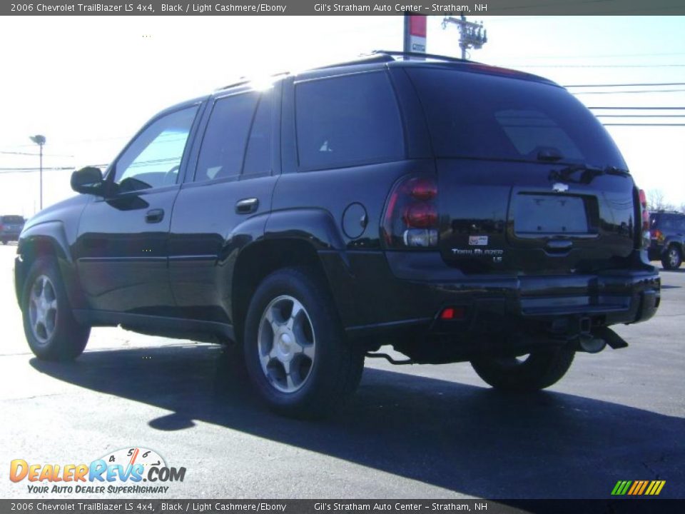 2006 Chevrolet TrailBlazer LS 4x4 Black / Light Cashmere/Ebony Photo #5