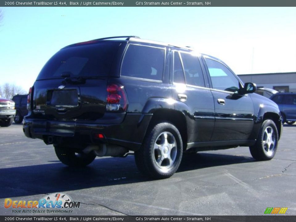 2006 Chevrolet TrailBlazer LS 4x4 Black / Light Cashmere/Ebony Photo #7
