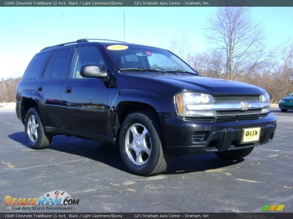 2006 Chevrolet TrailBlazer LS 4x4 Black / Light Cashmere/Ebony Photo #9