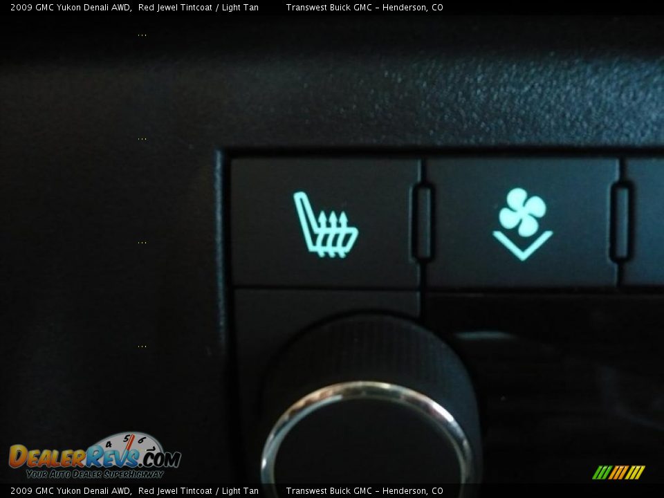 2009 GMC Yukon Denali AWD Red Jewel Tintcoat / Light Tan Photo #10