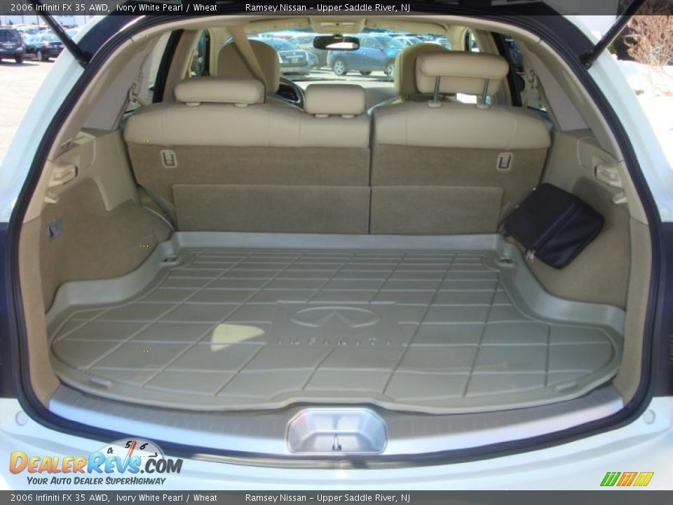 2006 Infiniti FX 35 AWD Ivory White Pearl / Wheat Photo #31