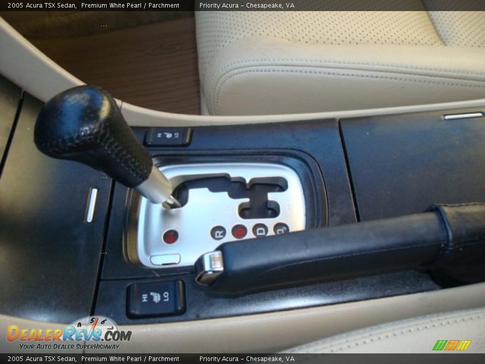 2005 Acura TSX Sedan Premium White Pearl / Parchment Photo #16