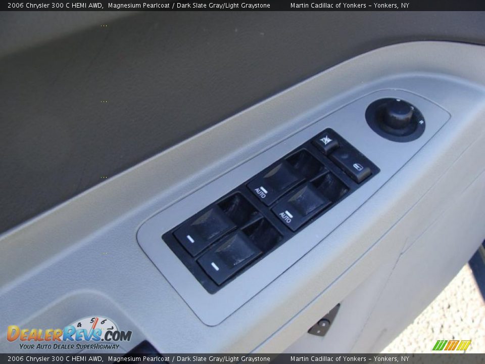 2006 Chrysler 300 C HEMI AWD Magnesium Pearlcoat / Dark Slate Gray/Light Graystone Photo #11