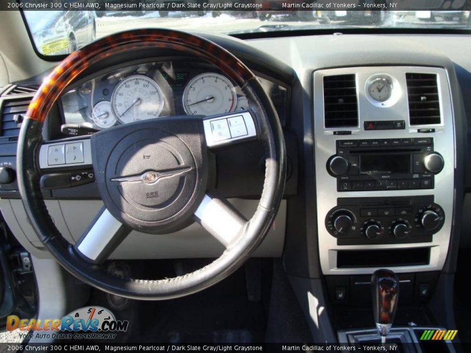 2006 Chrysler 300 C HEMI AWD Magnesium Pearlcoat / Dark Slate Gray/Light Graystone Photo #19